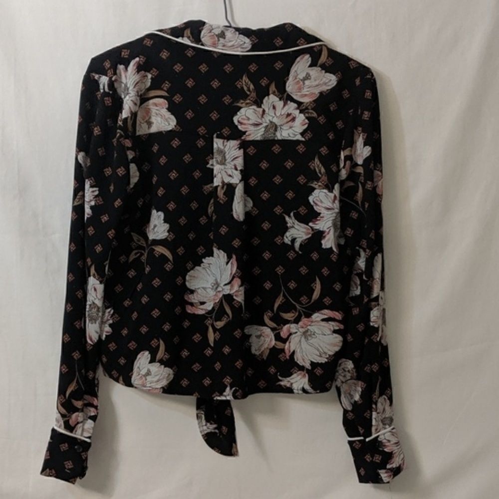 🌹3/$21 Tie Front Pajama Style Blouse S‎ - Picture 5 of 6